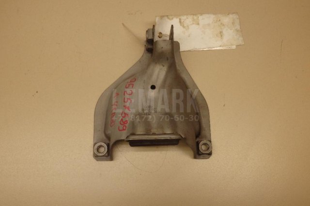 Кронштейн опоры двигателя