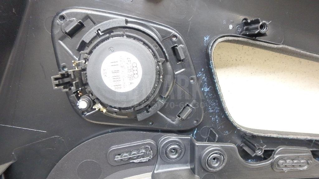 Обшивка двери задней левой