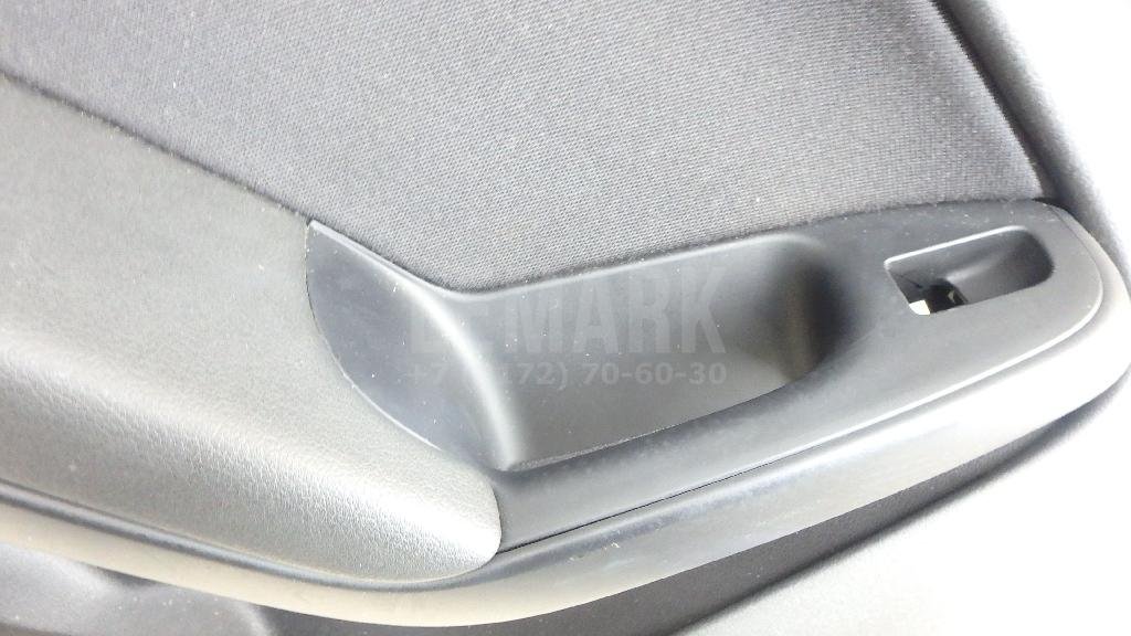 Обшивка двери задней левой