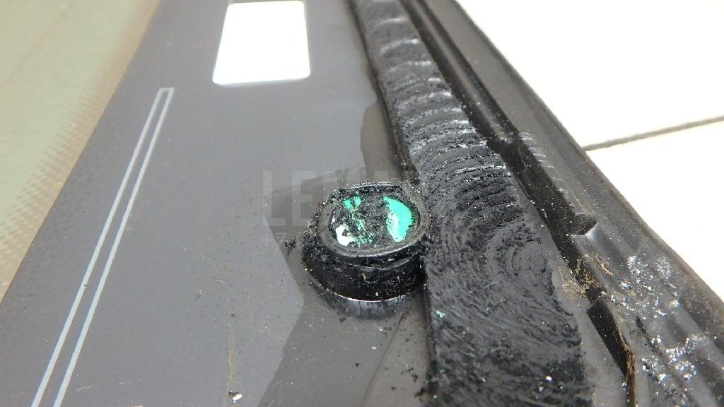 Стекло кузовное глухое левое