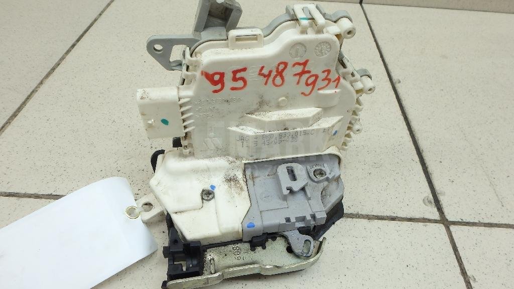 Замок двери задней левой