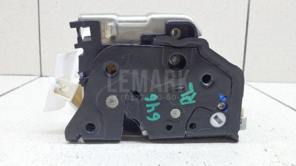 Замок двери задней левой