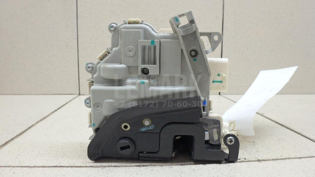 Замок двери задней левой