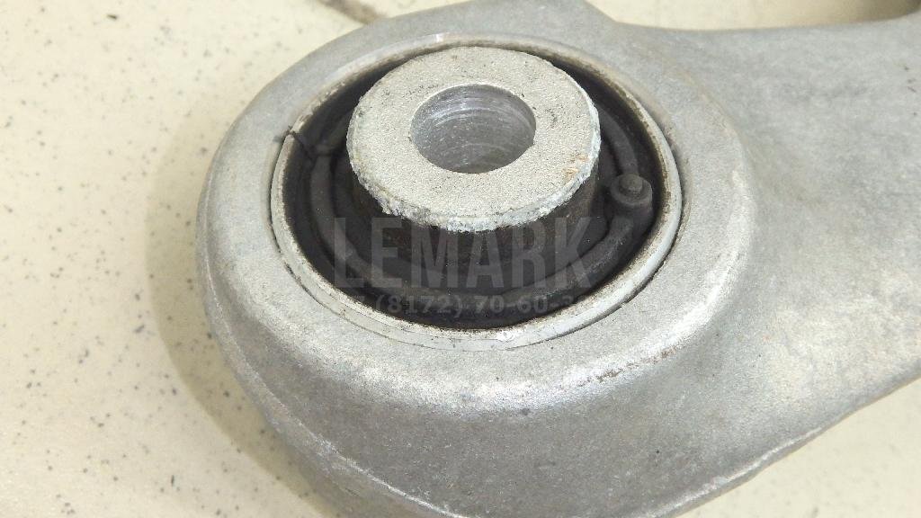 Рычаг задний верхний левый