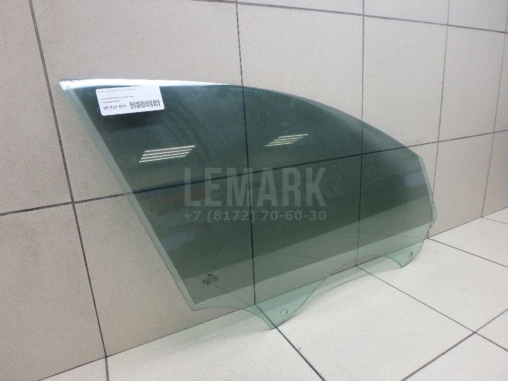 Стекло двери передней правой