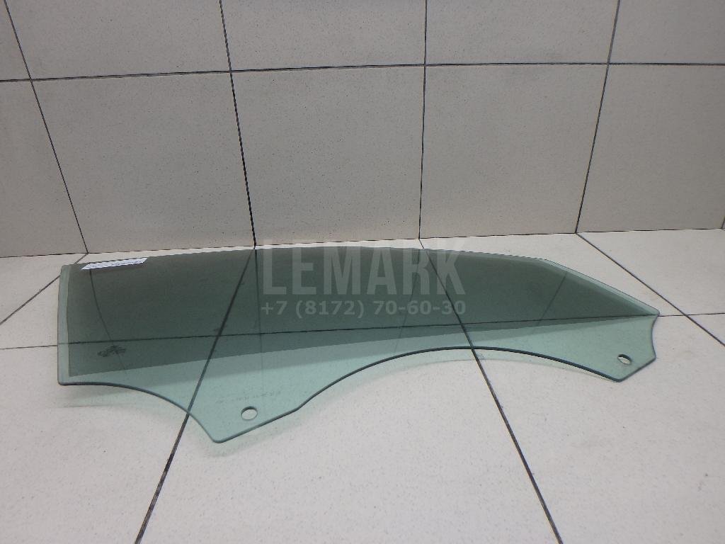 Стекло двери передней правой
