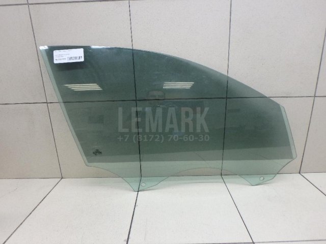 Стекло двери передней правой