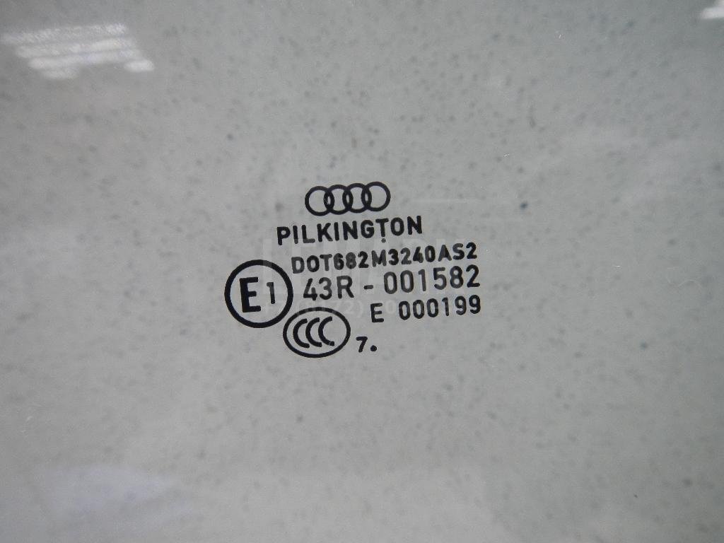 Стекло двери передней правой