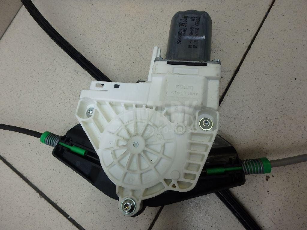 Стеклоподъемник электр. передний левый