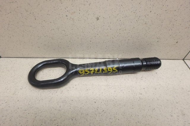 Крюк буксировочный