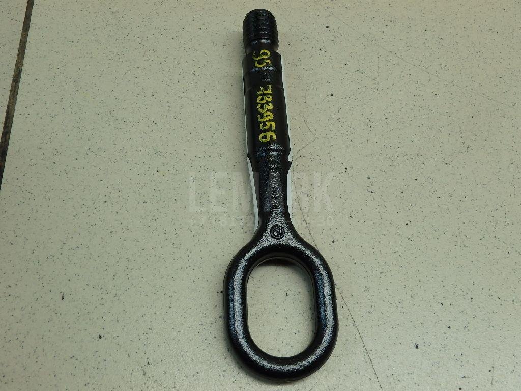 Крюк буксировочный