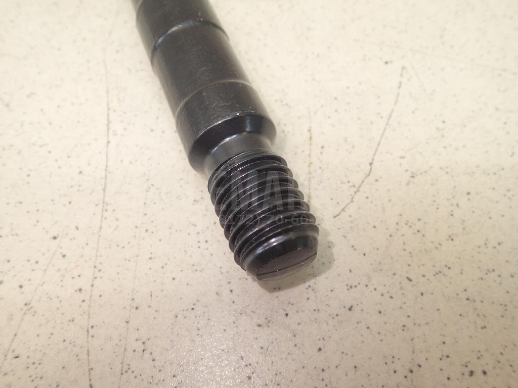 Крюк буксировочный