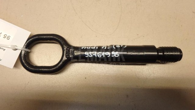 Крюк буксировочный