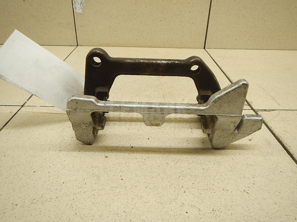 Скоба суппорта заднего левого