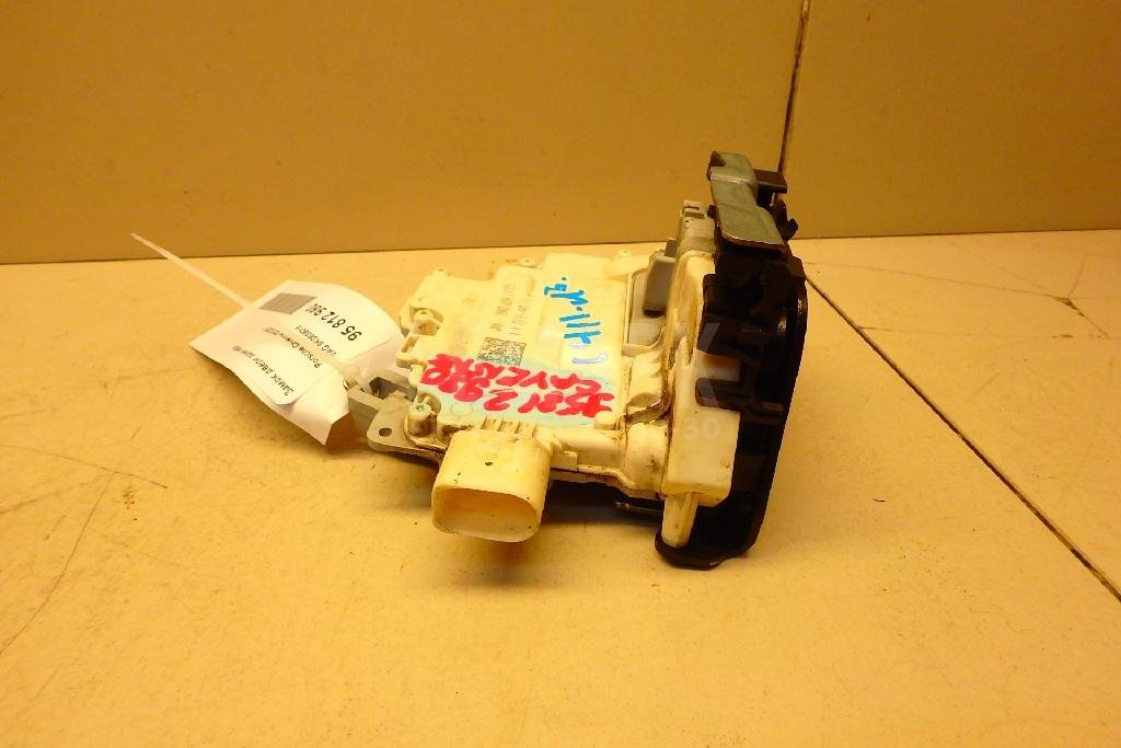 Замок двери задней левой