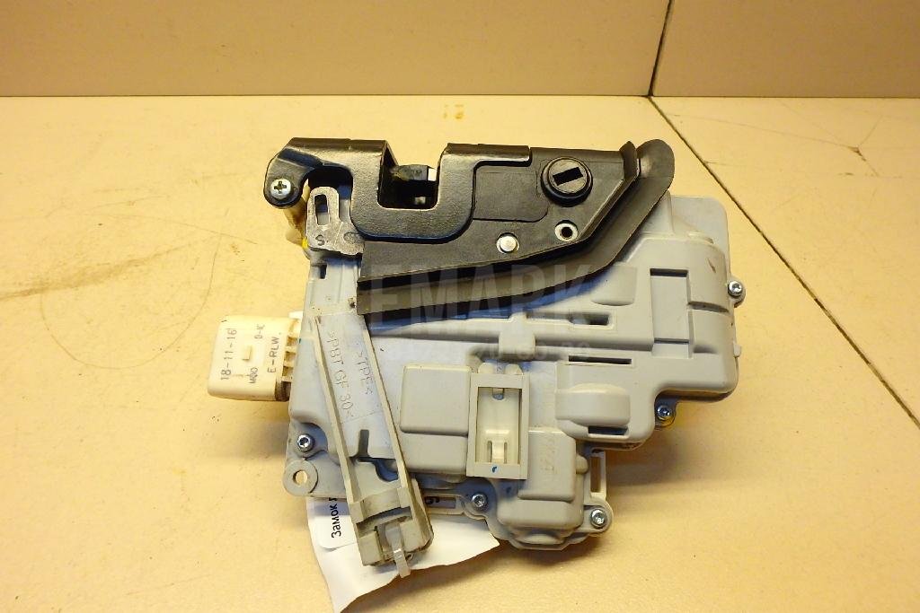 Замок двери задней левой