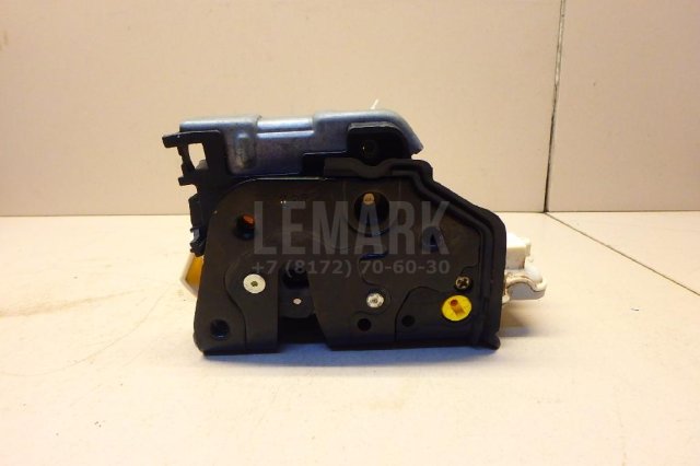 Замок двери задней левой