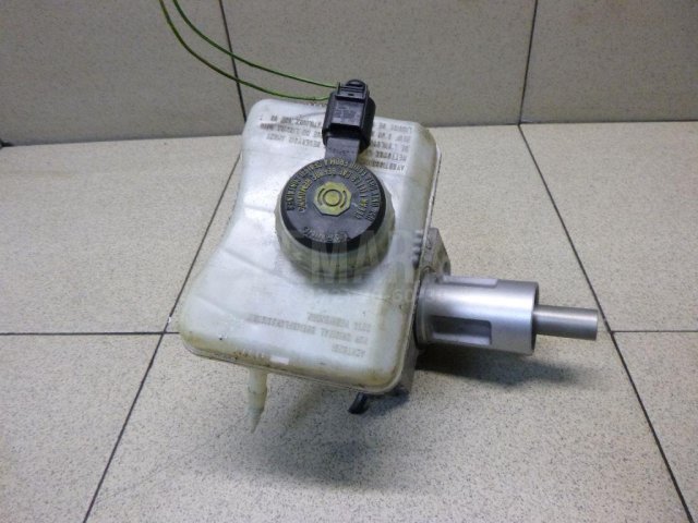 Цилиндр тормозной главный