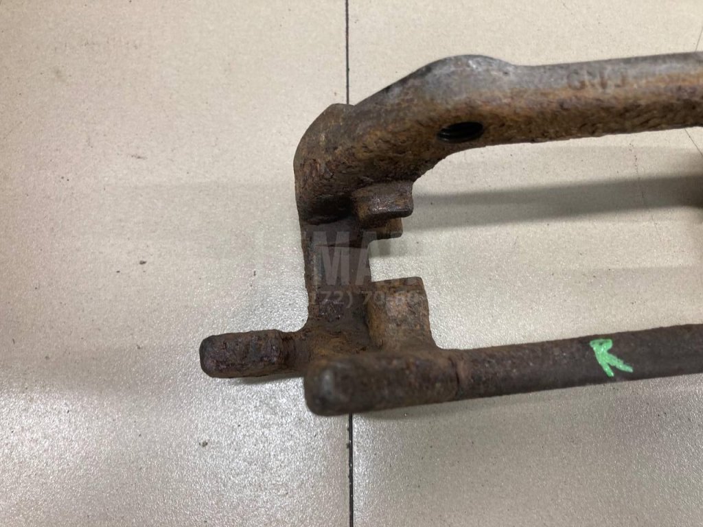 Скоба суппорта заднего правого