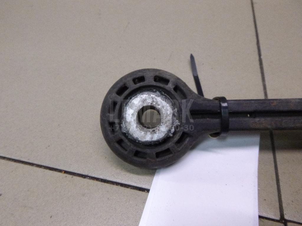 Стойка переднего стабилизатора