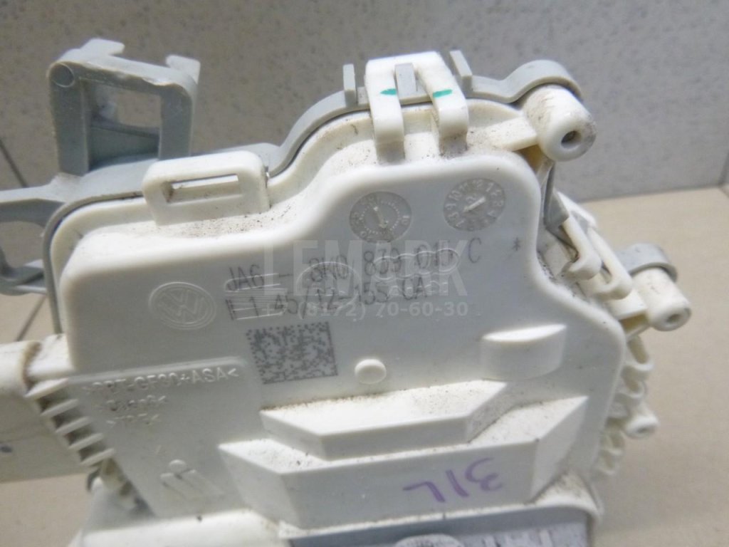 Замок двери задней левой