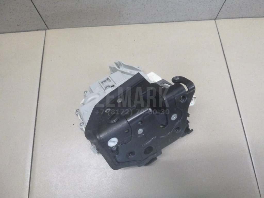 Замок двери задней левой