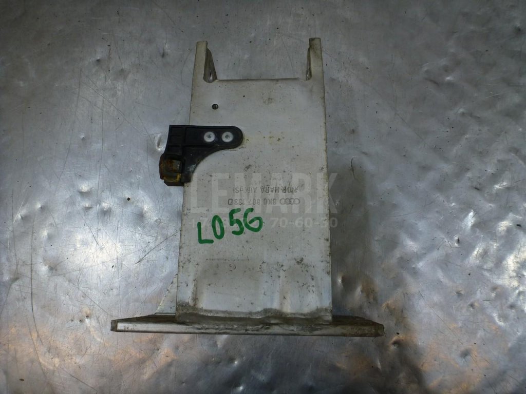 Кронштейн усилителя переднего бампера левый