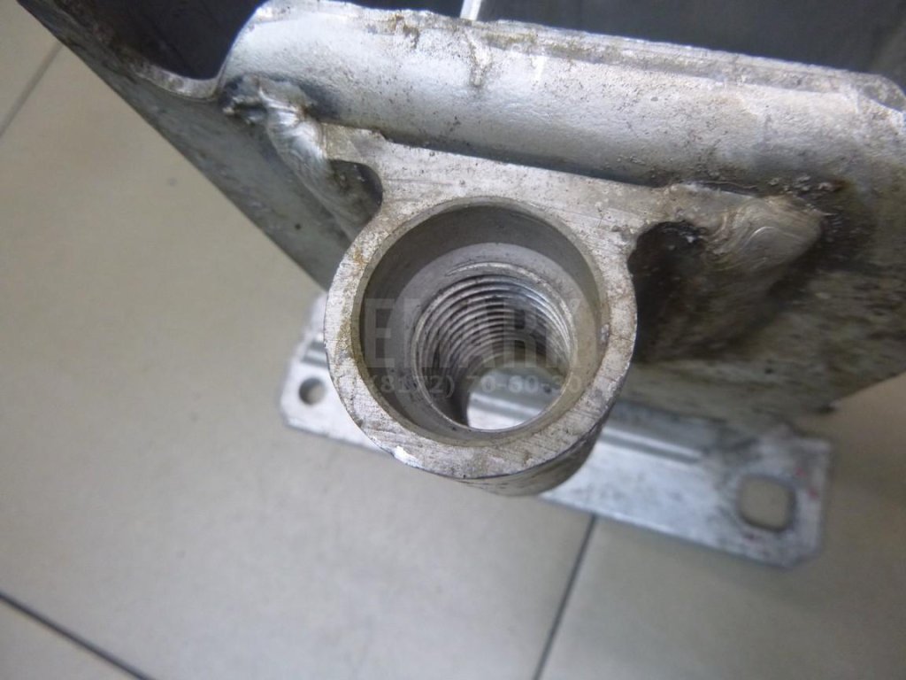 Кронштейн усилителя переднего бампера правый