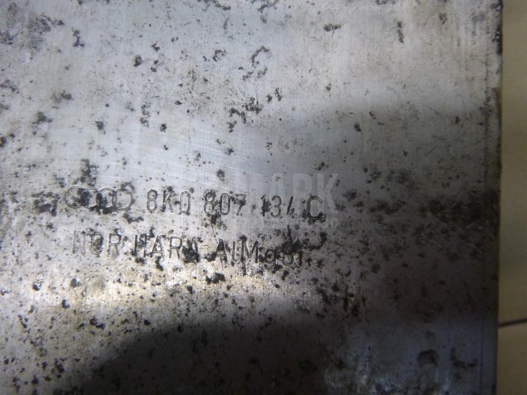 Кронштейн усилителя переднего бампера правый