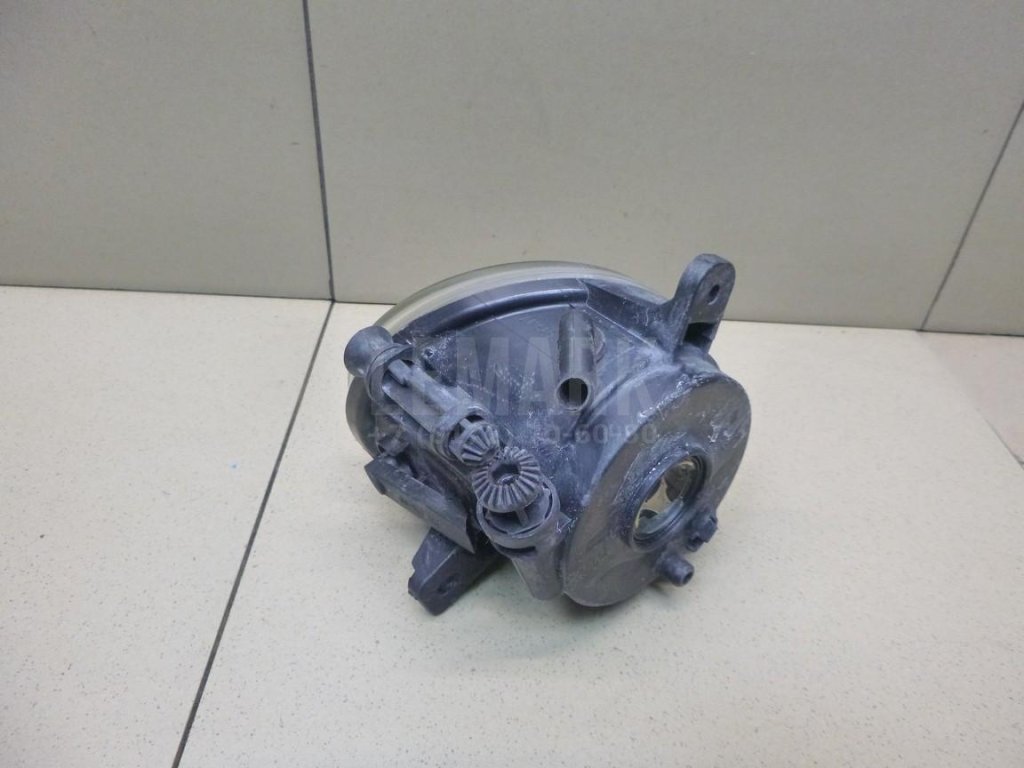 Фара противотуманная левая