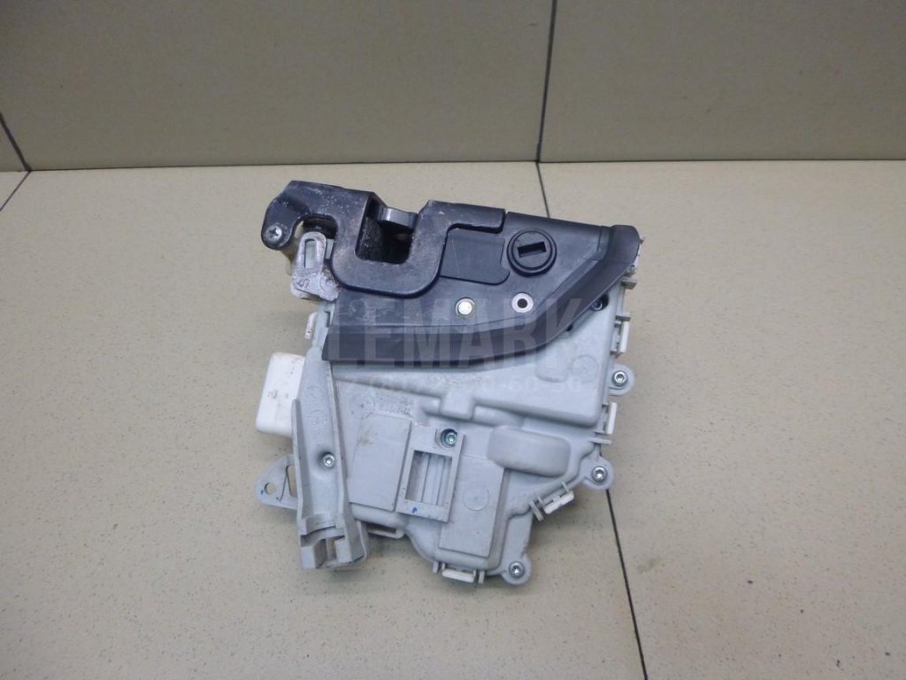 Замок двери задней левой