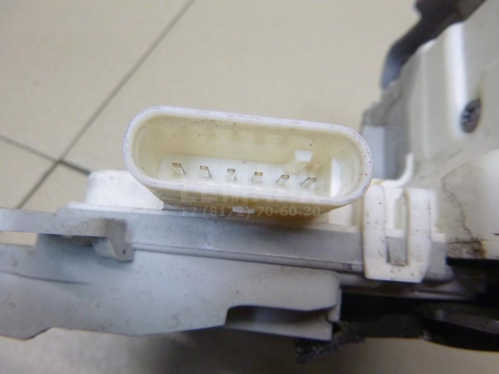 Замок двери задней левой