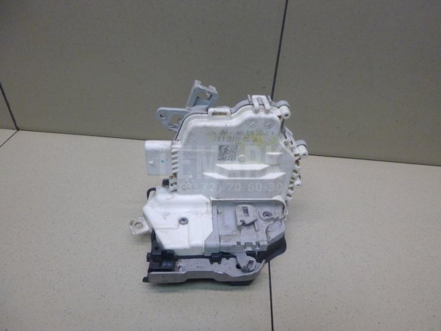 Замок двери задней левой