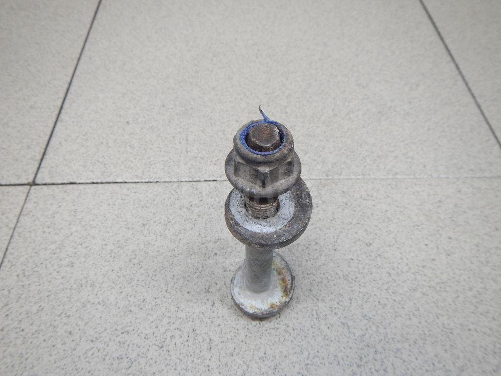 Болт развала задних колес