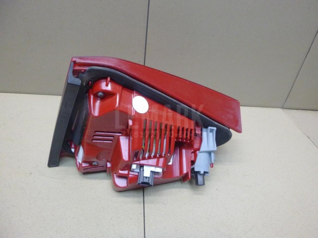 Фонарь задний внутренний левый