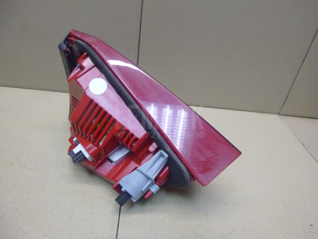 Фонарь задний внутренний левый