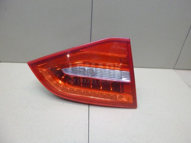 Фонарь задний внутренний левый