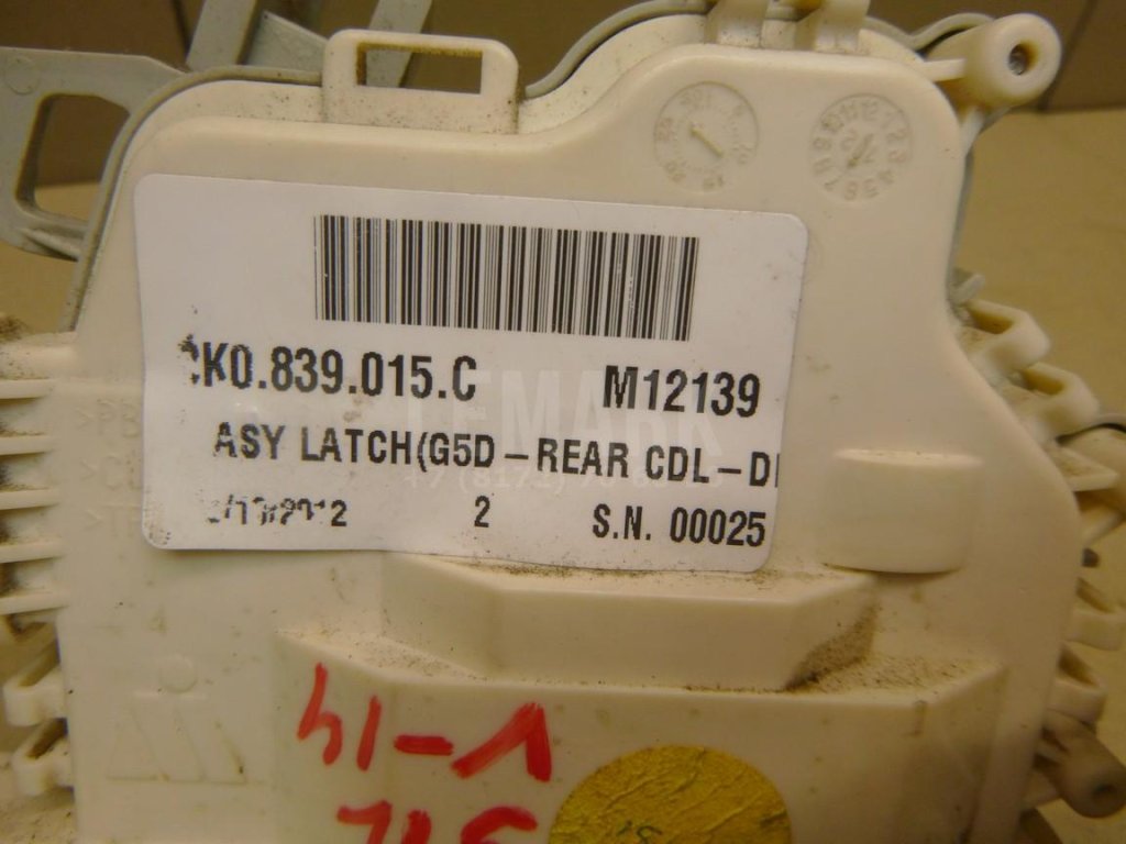 Замок двери задней левой