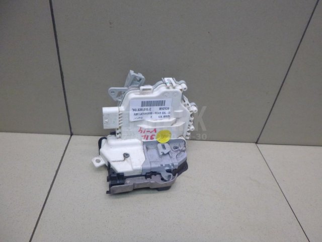 Замок двери задней левой