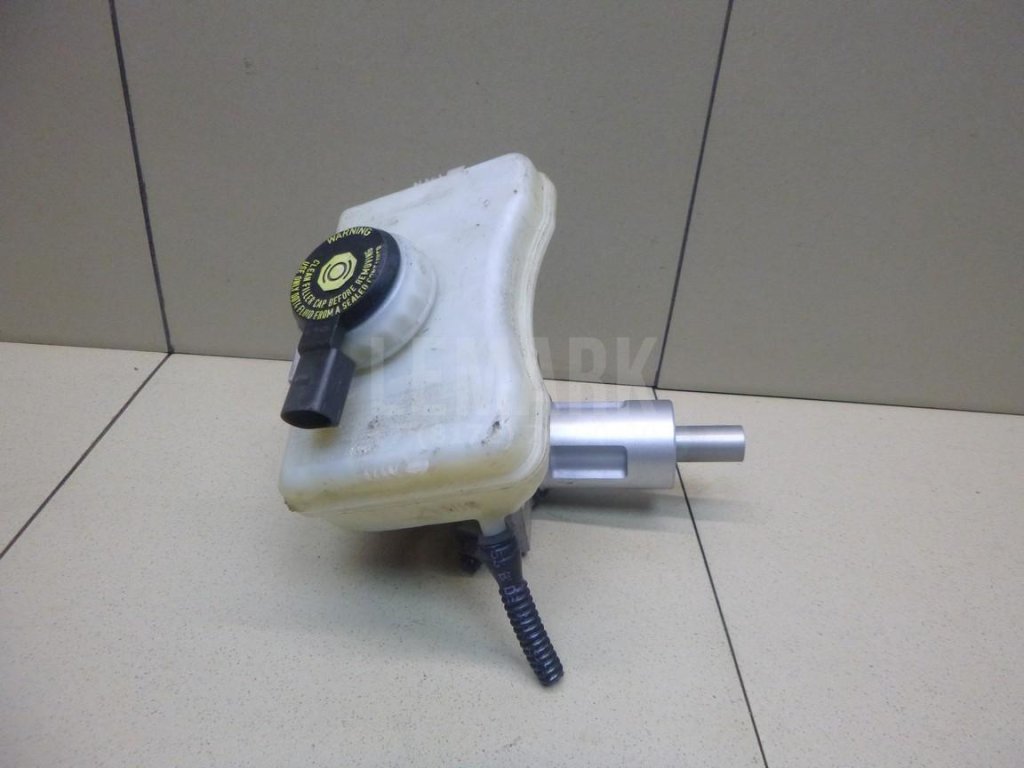 Цилиндр тормозной главный