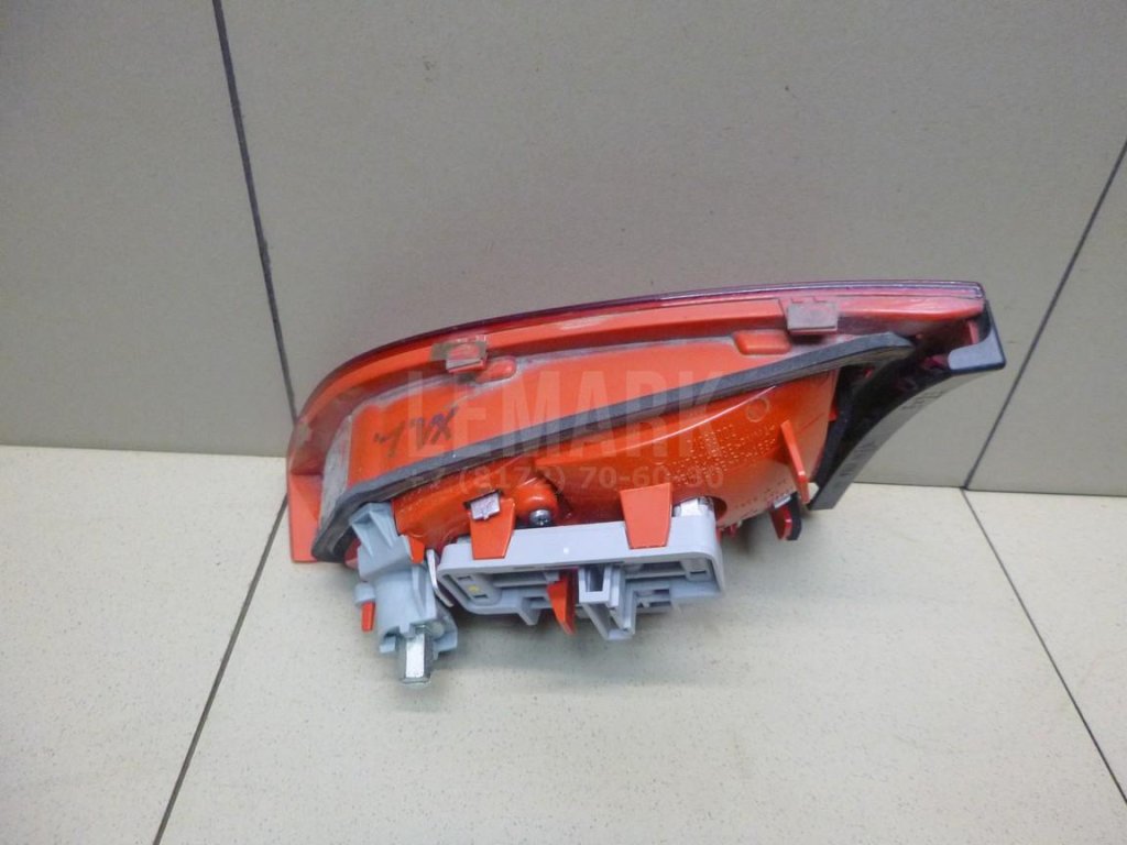 Фонарь задний внутренний левый