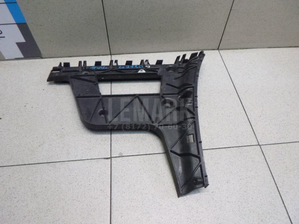 Кронштейн заднего бампера правый