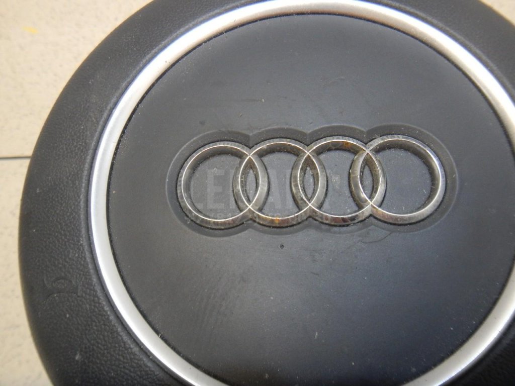 Подушка безопасности в рулевое колесо