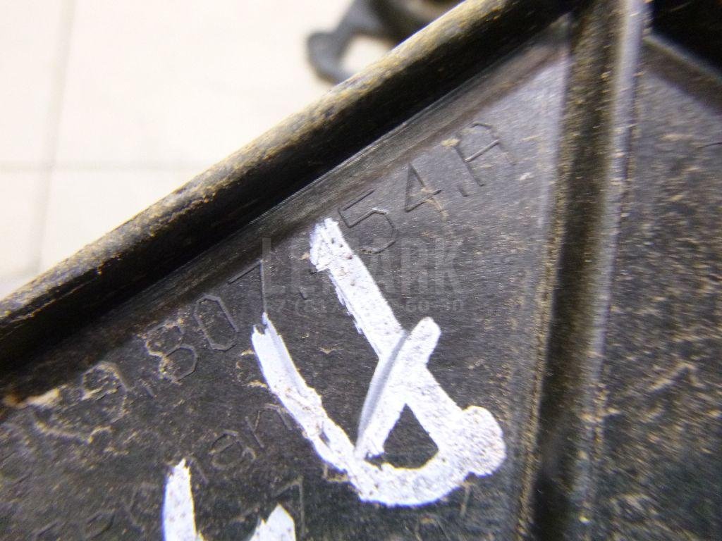 Кронштейн заднего бампера правый