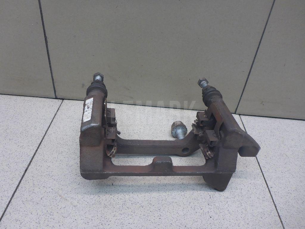 Скоба суппорта заднего правого