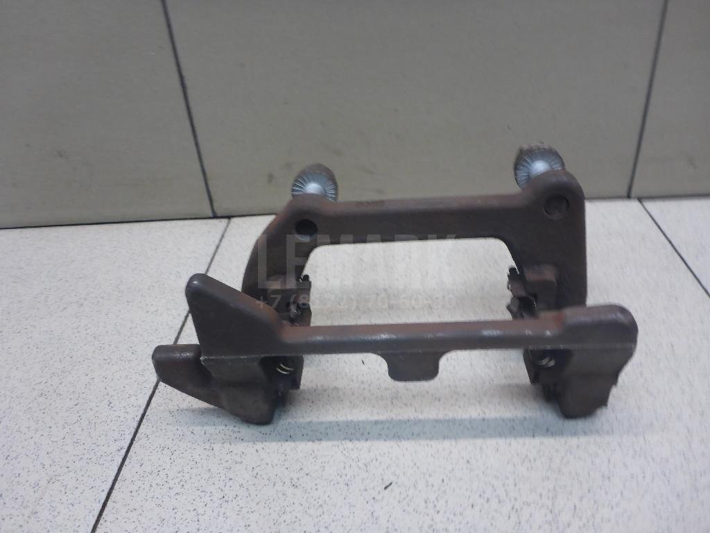 Скоба суппорта заднего правого