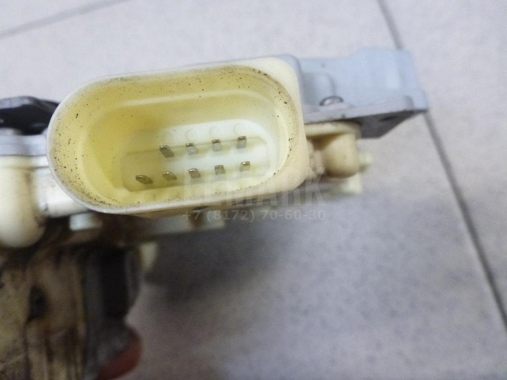 Замок двери передней левой