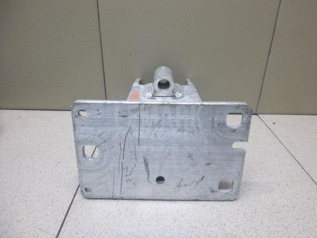 Кронштейн усилителя переднего бампера правый для  Audi A4 [B8] Allroad 2009-2015