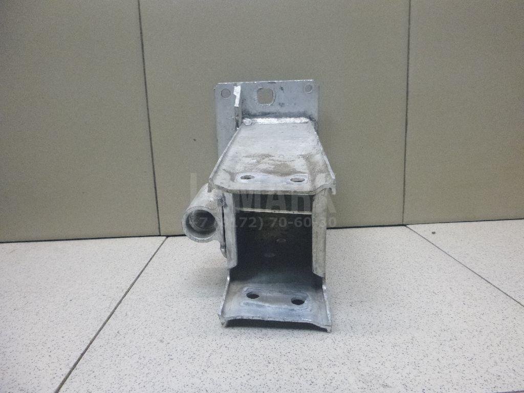 Кронштейн усилителя переднего бампера правый для  Audi A4 [B8] Allroad 2009-2015