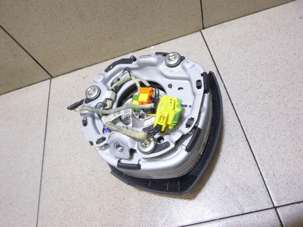 Подушка безопасности в рулевое колесо